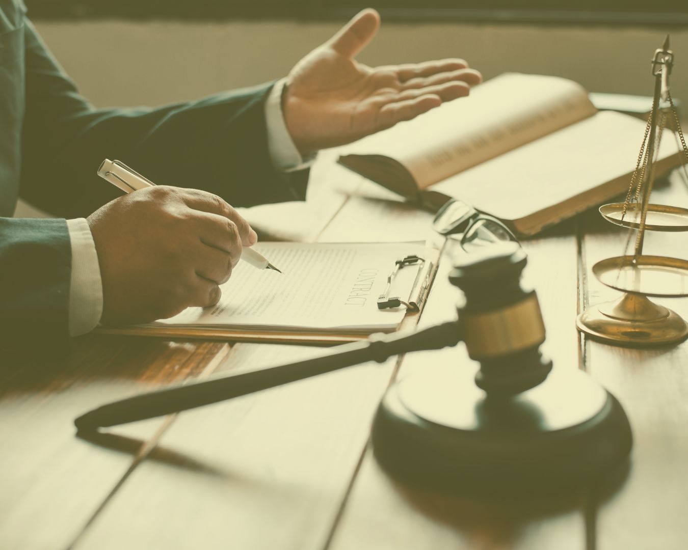 Recursos y procedimientos judiciales