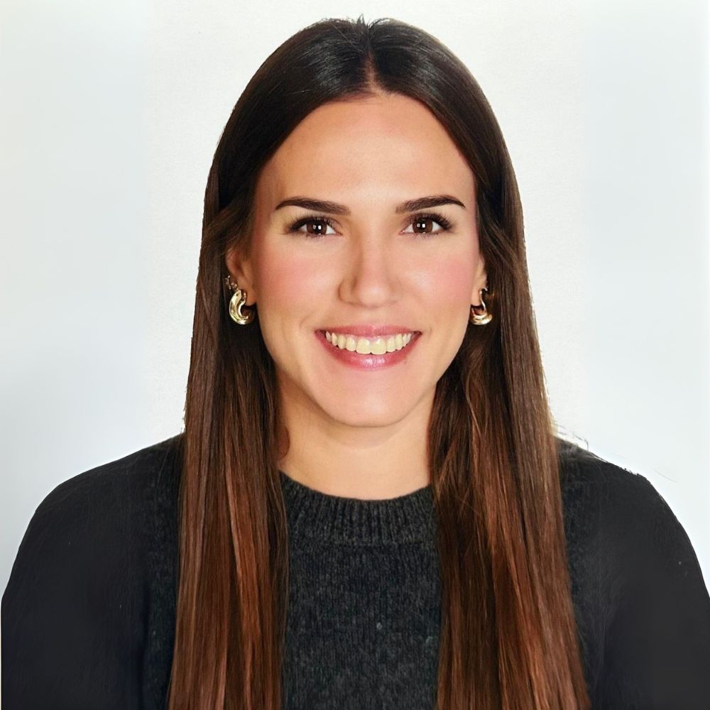 María Donat, Especialista en Gestión Administrativa y Derecho Laboral