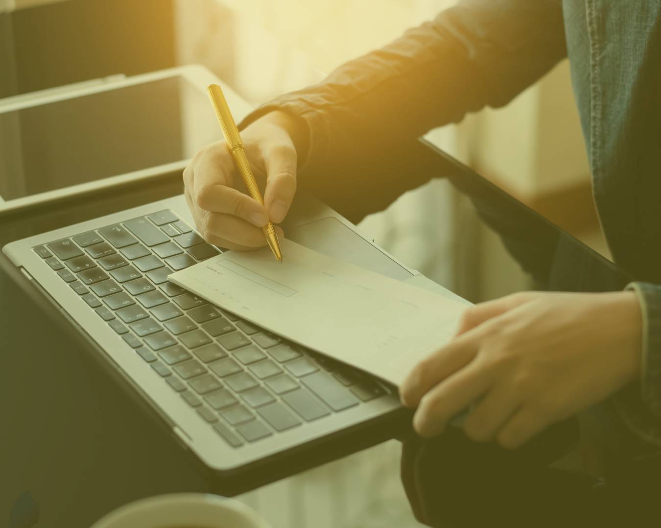 Servicio de gestoría de nóminas y contratos